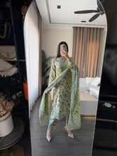 Load image into Gallery viewer, 3 pcs Stitched lawn suit Ready to Wear with Chiffon dupatta LAWN-D330A
