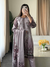 Load image into Gallery viewer, 3 pcs Stitched lawn suit Ready to Wear with Lawn dupatta LAWN-D316B
