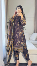 Load image into Gallery viewer, 3 pcs Stitched lawn suit Ready to Wear with CHIFFON dupatta LAWN-032
