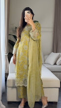 Load image into Gallery viewer, 3 pcs Stitched lawn suit Ready to Wear with CHIFFON dupatta LAWN-036
