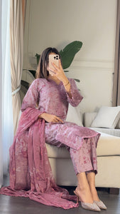 3 pcs Stitched lawn suit Ready to Wear with CHIFFON dupatta LAWN-049