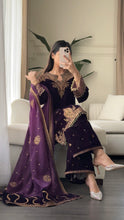 Load image into Gallery viewer, 3pc PURPLE VELVET Embroidered Shalwar Kameez with NET/Velvet dupatta Stitched Suit Ready to wear HW-U2480
