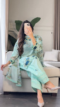 Load image into Gallery viewer, 3 pcs Stitched lawn suit Ready to Wear with CHIFFON dupatta LAWN-040A
