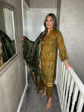 Load image into Gallery viewer, 3 pcs Stitched Olive lawn suit Ready to Wear with lawn dupatta LDP-24009
