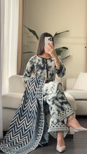 Load image into Gallery viewer, 3PC Stitched KHADDAR shalwar Suit Ready to wear KHADDAR winter Wear with KHADDAR dupatta HW-KH1002
