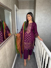 Load image into Gallery viewer, 3PC Stitched PURPLE shalwar Suit Ready to wear DHANAK winter Wear with Dhanak dupatta DNE-076
