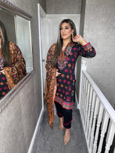 Load image into Gallery viewer, 3PC Stitched BLACK shalwar Suit Ready to wear LILEN winter Wear with LILEN dupatta SK-08
