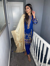 Load image into Gallery viewer, 3 pcs shalwar Suit Ready to Wear with Lilen dupatta winter SS-173C
