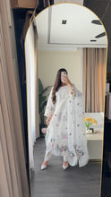 Load image into Gallery viewer, 3 pcs Stitched lawn suit Ready to Wear with Net dupatta LAWN-JF116
