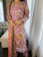 Load image into Gallery viewer, 3 pcs Stitched lawn suit Ready to Wear with CHIFFON dupatta LAWN-052
