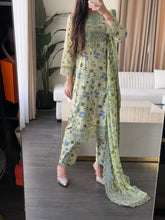 Load image into Gallery viewer, 3 pcs Stitched lawn suit Ready to Wear with Chiffon dupatta LAWN-D330A
