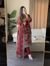 Load image into Gallery viewer, 3pc Embroidered Shalwar Kameez with CHIFFON dupatta Stitched Suit Ready to wear HW-U2502
