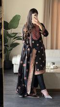Load image into Gallery viewer, 3 pcs Stitched lawn suit Ready to Wear with CHIFFON dupatta LAWN-JF101
