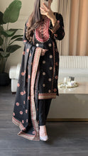 Load image into Gallery viewer, 3 pcs Stitched lawn suit Ready to Wear with CHIFFON dupatta LAWN-JF101
