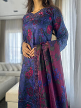 Load image into Gallery viewer, 3 pcs Stitched lawn suit Ready to Wear with CHIFFON dupatta LAWN-037
