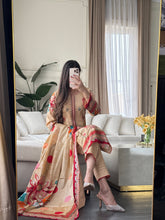 Load image into Gallery viewer, 3 pcs Stitched lawn suit Ready to Wear with CHIFFON dupatta LAWN-054
