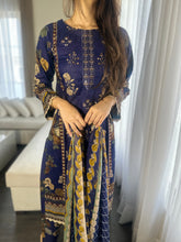 Load image into Gallery viewer, 3 pcs Stitched lawn suit Ready to Wear with CHIFFON dupatta LAWN-033
