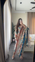 Load image into Gallery viewer, 3 pcs Stitched lawn suit Ready to Wear with Chiffon dupatta LAWN-D138
