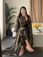 Load image into Gallery viewer, 3 pcs Stitched lawn suit Ready to Wear with Chiffon dupatta LAWN-D154B
