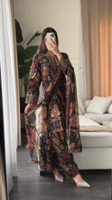 Load image into Gallery viewer, 3 pcs Stitched lawn suit Ready to Wear with Chiffon dupatta LAWN-MOH008
