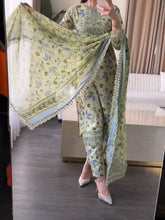 Load image into Gallery viewer, 3 pcs Stitched lawn suit Ready to Wear with Chiffon dupatta LAWN-D330A
