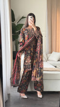 Load image into Gallery viewer, 3 pcs Stitched lawn suit Ready to Wear with Chiffon dupatta LAWN-MOH008
