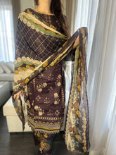 Load image into Gallery viewer, 3 pcs Stitched lawn suit Ready to Wear with CHIFFON dupatta LAWN-032
