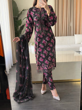 Load image into Gallery viewer, 3 pcs Stitched lawn suit Ready to Wear with Chiffon dupatta LAWN-UE538
