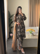 Load image into Gallery viewer, 3 pcs Stitched lawn suit Ready to Wear with Chiffon dupatta LAWN-D139A
