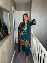 Load image into Gallery viewer, 3PC Stitched TEAL shalwar Suit Ready to wear KHADDAR winter Wear with KHADDAR dupatta KNE-0305
