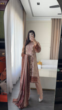 Load image into Gallery viewer, 3 pcs Stitched lawn suit Ready to Wear with Lawn dupatta LAWN-D292E

