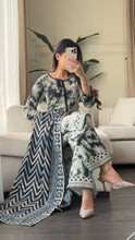Load image into Gallery viewer, 3PC Stitched KHADDAR shalwar Suit Ready to wear KHADDAR winter Wear with KHADDAR dupatta HW-KH1002
