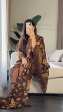 Load image into Gallery viewer, 3 pcs Stitched lawn suit Ready to Wear with CHIFFON dupatta LAWN-034
