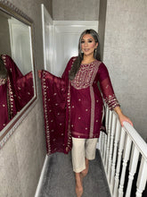 Load image into Gallery viewer, 3pc Maroon Embroidered Shalwar Kameez wit Nethdupatta Stitched Suit Ready to wear AN-24003
