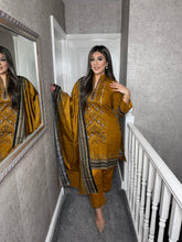 Load image into Gallery viewer, 3PC Stitched RUSSET KHADDAR shalwar Suit Ready to wear winter Wear with KHADDAR dupatta MB-152B
