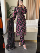 Load image into Gallery viewer, 3 pcs Stitched lawn suit Ready to Wear with Chiffon dupatta LAWN-UE538
