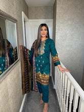 Load image into Gallery viewer, 3PC Stitched TEAL shalwar Suit Ready to wear KHADDAR winter Wear with KHADDAR dupatta KNE-0305
