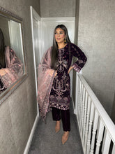 Load image into Gallery viewer, 3pc PURPLE VELVET Embroidered Shalwar Kameez with NET/Velvet dupatta Stitched Suit Ready to wear HW-DT116B
