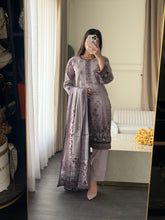 Load image into Gallery viewer, 3 pcs Stitched lawn suit Ready to Wear with Lawn dupatta LAWN-D316B
