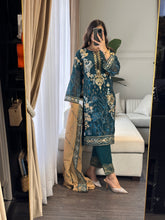 Load image into Gallery viewer, 3pc BOTTLE GREEN Embroidered Shalwar Kameez wit CHIFFON  dupatta Stitched Suit Ready to wear HW-U2313

