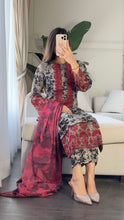 Load image into Gallery viewer, 3 pcs Stitched lawn suit Ready to Wear with CHIFFON dupatta LAWN-043
