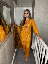 Load image into Gallery viewer, 3 pcs Stitched Mustard lawn suit Ready to Wear with chiffon dupatta LNE-24001
