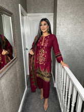 Load image into Gallery viewer, 3PC Stitched MAROON shalwar Suit Ready to wear DHANAK winter Wear with Dhanak dupatta DNE-0312
