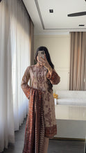 Load image into Gallery viewer, 3 pcs Stitched lawn suit Ready to Wear with Lawn dupatta LAWN-D292E
