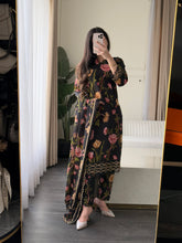 Load image into Gallery viewer, 3 pcs Stitched lawn suit Ready to Wear with LAWN dupatta LAWN-JF113
