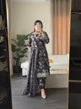 Load image into Gallery viewer, 3 pcs Stitched lawn suit Ready to Wear with CHIFFON dupatta LAWN-EM101
