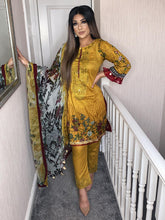Load image into Gallery viewer, 3 pcs shalwar Suit Ready to Wear with Lilen dupatta winter MB-JFMUSTARD01
