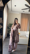 Load image into Gallery viewer, 3 pcs Stitched lawn suit Ready to Wear with CHIFFON dupatta LAWN-JF109
