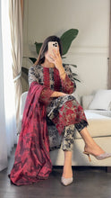 Load image into Gallery viewer, 3 pcs Stitched lawn suit Ready to Wear with CHIFFON dupatta LAWN-043

