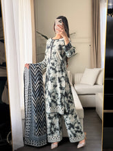 Load image into Gallery viewer, 3PC Stitched KHADDAR shalwar Suit Ready to wear KHADDAR winter Wear with KHADDAR dupatta HW-KH1002
